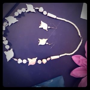 Necklace w/matching earrings.